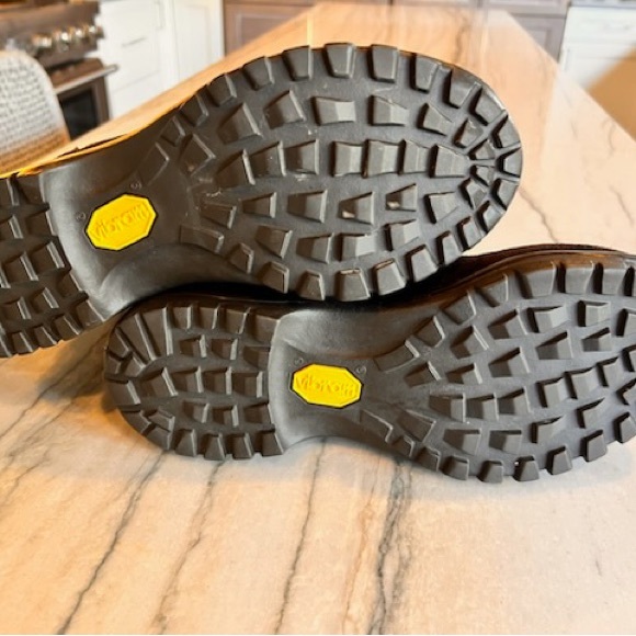 women’s winter coach boots! size 9.5 lightly used! great condition - Picture 2 of 4